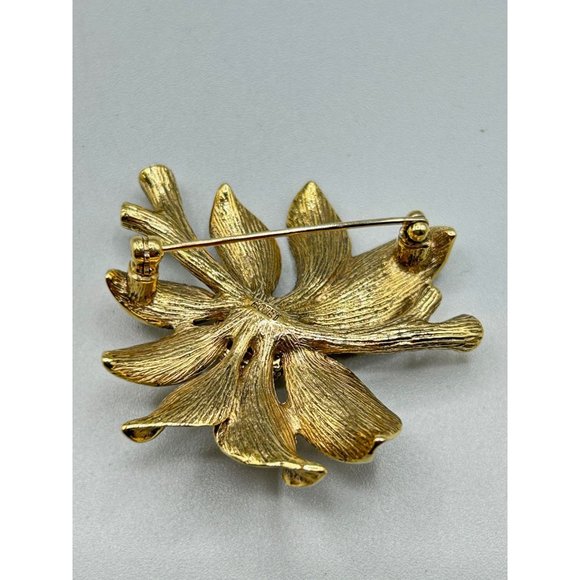 Vintage MONET Golden Flower Brooch Rhinestones Poinsettia Classic Pin Signed - Picture 4 of 7